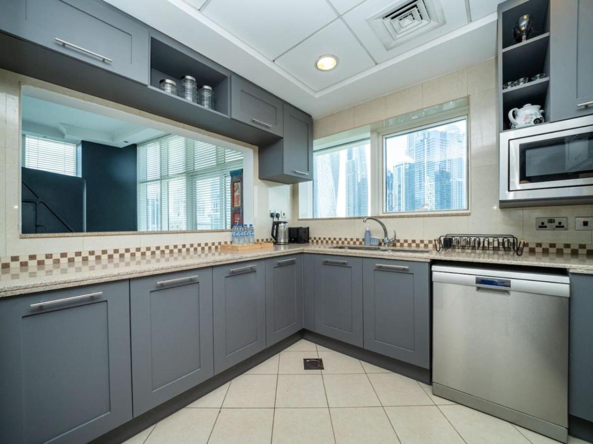 Apartment Luxury 2 Bed With Private Bar And Full Marina View