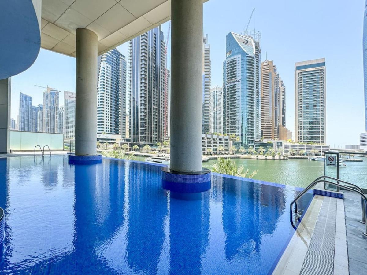 Luxury 2 Bed With Private Bar And Full Marina View Apartment